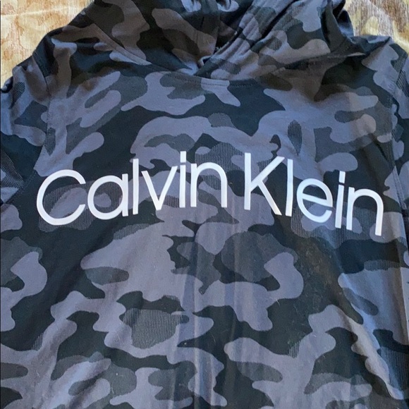 NWOT Calvin Klein camouflage shirt with hood - Picture 3 of 3